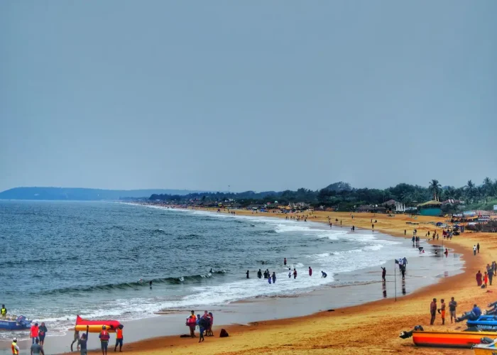 Explore the vibrant sands and lively atmosphere of Candolim Beach in Goa. Perfect for travel and relaxation.